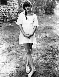 Linda Ronstadt feet photo thumbnail