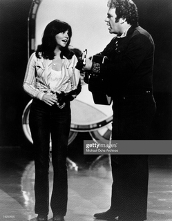 Linda Ronstadt feet photo thumbnail