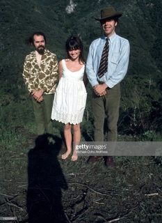 Linda Ronstadt feet photo thumbnail