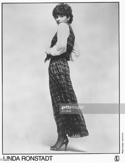 Linda Ronstadt feet photo thumbnail