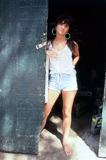 Linda Ronstadt feet photo thumbnail