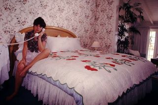 Linda Ronstadt feet photo thumbnail