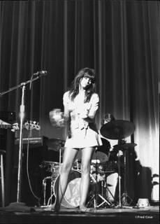 Linda Ronstadt feet photo thumbnail