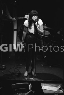 Linda Ronstadt feet photo thumbnail