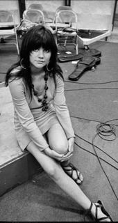 Linda Ronstadt feet photo 1