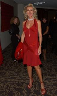 Linda Thompson feet photo 2