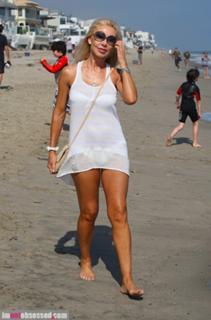 Linda Thompson feet photo 20