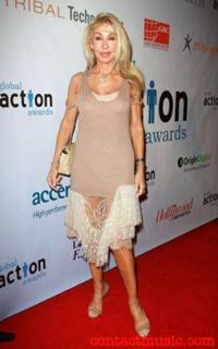 Linda Thompson feet photo 4