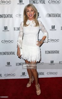 Linda Thompson feet photo 11