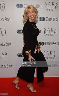 Linda Thompson feet photo 7