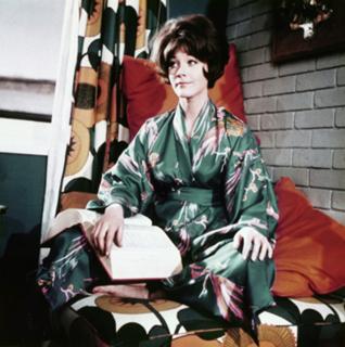 Linda Thorson feet photo 9