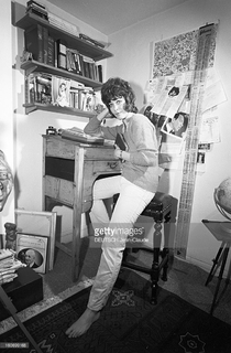 Linda Thorson feet photo 1