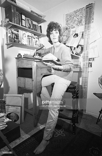 Linda Thorson feet photo 20