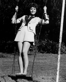 Linda Thorson feet photo 14