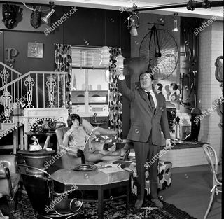 Linda Thorson feet photo 10