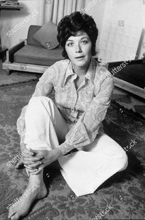 Linda Thorson feet photo 9
