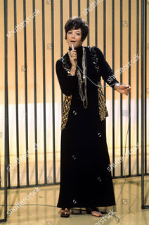 Linda Thorson feet photo 1