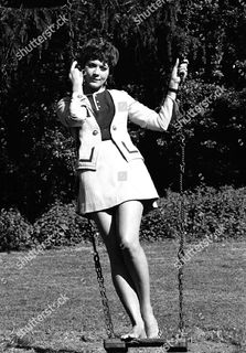 Linda Thorson feet photo 19