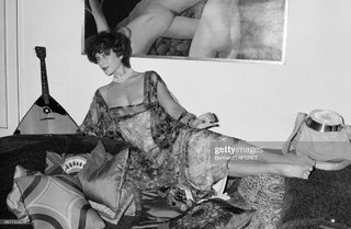 Linda Thorson feet photo 17