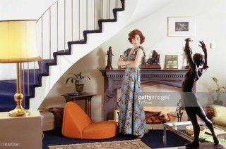 Linda Thorson feet photo 16