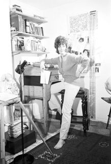 Linda Thorson feet photo 1