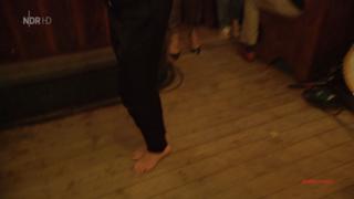 Linda Zervakis feet photo 3