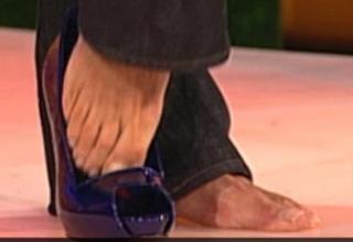 Linda de Mol feet photo 9