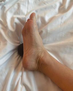 Lindell Nuyttens feet photo thumbnail