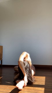 Lindell Nuyttens feet photo thumbnail