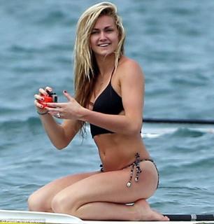 Lindsay Arnold feet photo 13