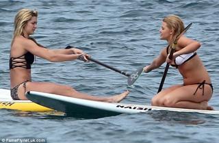 Lindsay Arnold feet photo 12