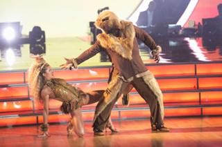 Lindsay Arnold feet photo 8