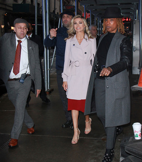 Lindsay Arnold feet photo 10