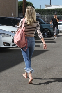 Lindsay Arnold feet photo 18