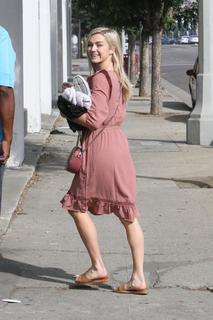 Lindsay Arnold feet photo 2