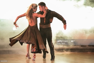 Lindsay Arnold feet photo 4