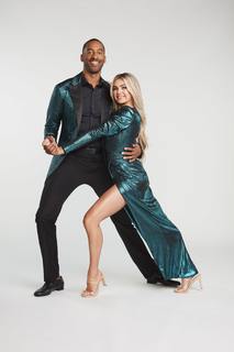 Lindsay Arnold feet photo 5
