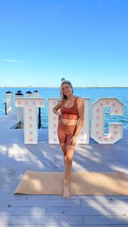Lindsay Arnold feet photo 15