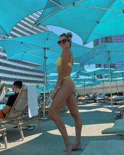 Lindsay Arnold feet photo 12
