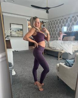 Lindsay Arnold feet photo 6