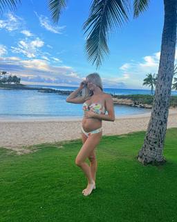 Lindsay Arnold feet photo 5
