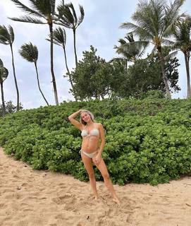 Lindsay Arnold feet photo 4