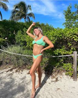 Lindsay Arnold feet photo 12