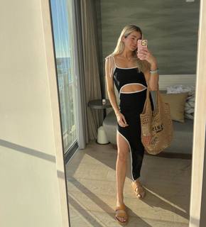 Lindsay Arnold feet photo 5
