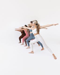 Lindsay Arnold feet photo 12
