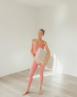 Lindsay Arnold feet photo 20