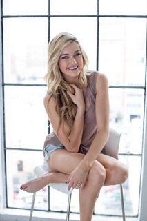 Lindsay Arnold feet photo 18