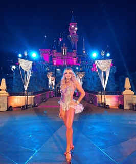 Lindsay Arnold feet photo 15