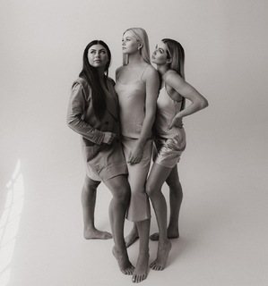 Lindsay Arnold feet photo 3