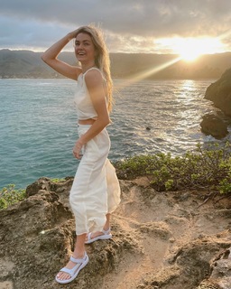 Lindsay Arnold feet photo 15
